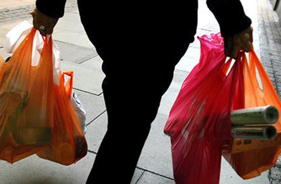 UK-plastic-bag-ban