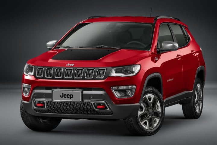 2017-Jeep-Compass-Trailhawk-front-angle-images-720x481