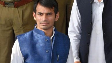 Lalu-Prasad’s-son-Tej-Pratap-yells-at-journalist