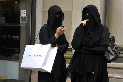 isis bans burka