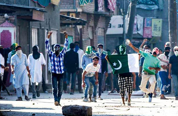 kashmir-stone-pelting