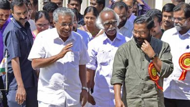 pinarayi-on-KOCHI-METRO-inaguration