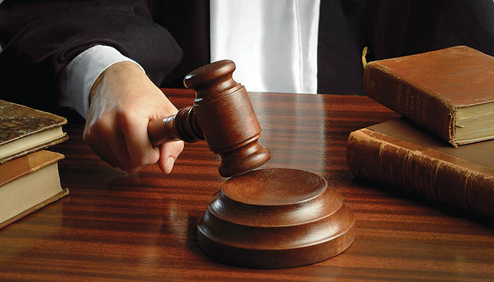 gavel-dreamstime