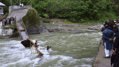 wood bridge collapse