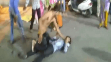 video VIRAL, Flower vendors assault each other