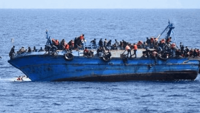 BOAT WITH 160 REFUGEES SINKS