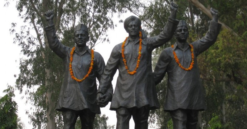 statue