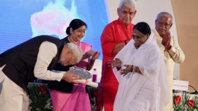 Amma-Receives-Swacchata-Award-from-Hon-PM1