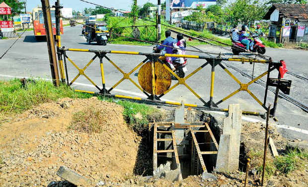 Railway gate (1)