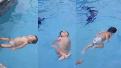 baby swimming