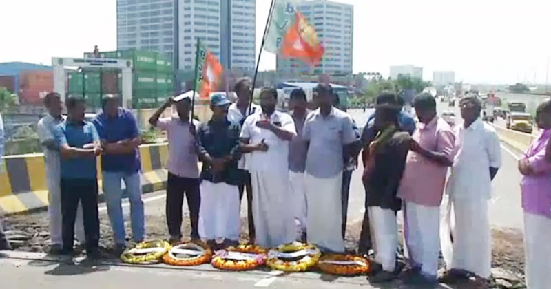 vallarpadam road protest