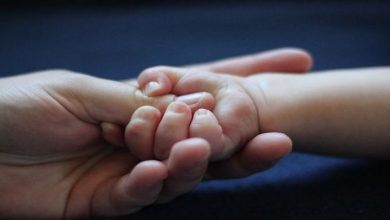 MOTHER CHILD HAND