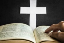 BIBLE AND CROSS