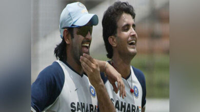 DHONI-AND-SAURAV-GANGULY