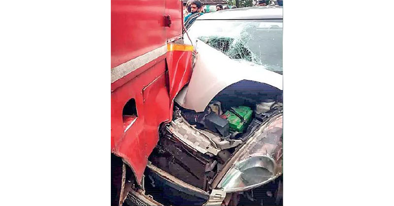 KSRTC-BUS-CAR-ACCIDENT