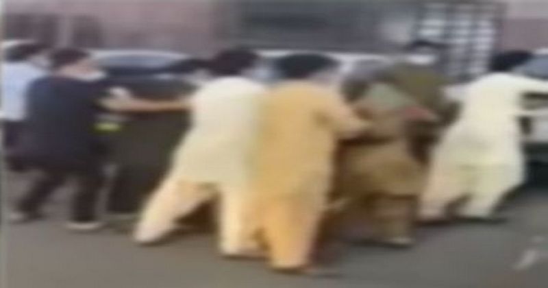 PAKISTAN STREE FIGHT