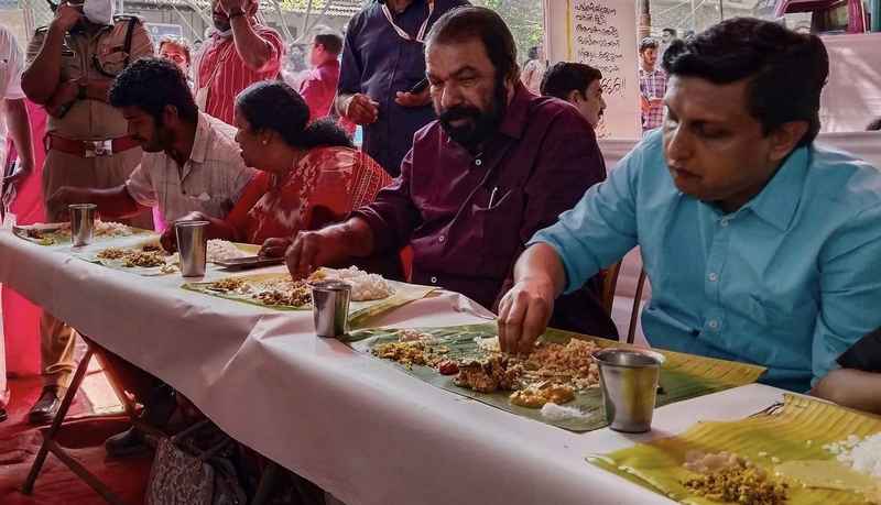 ‘അടുത്ത സ്‌കൂള്‍ കലോത്സവത്തിലെ ഭക്ഷണമെനുവില്‍ മാംസാഹാരം ഉള്‍പ്പെടുത്തും’; വി ശിവൻകുട്ടി